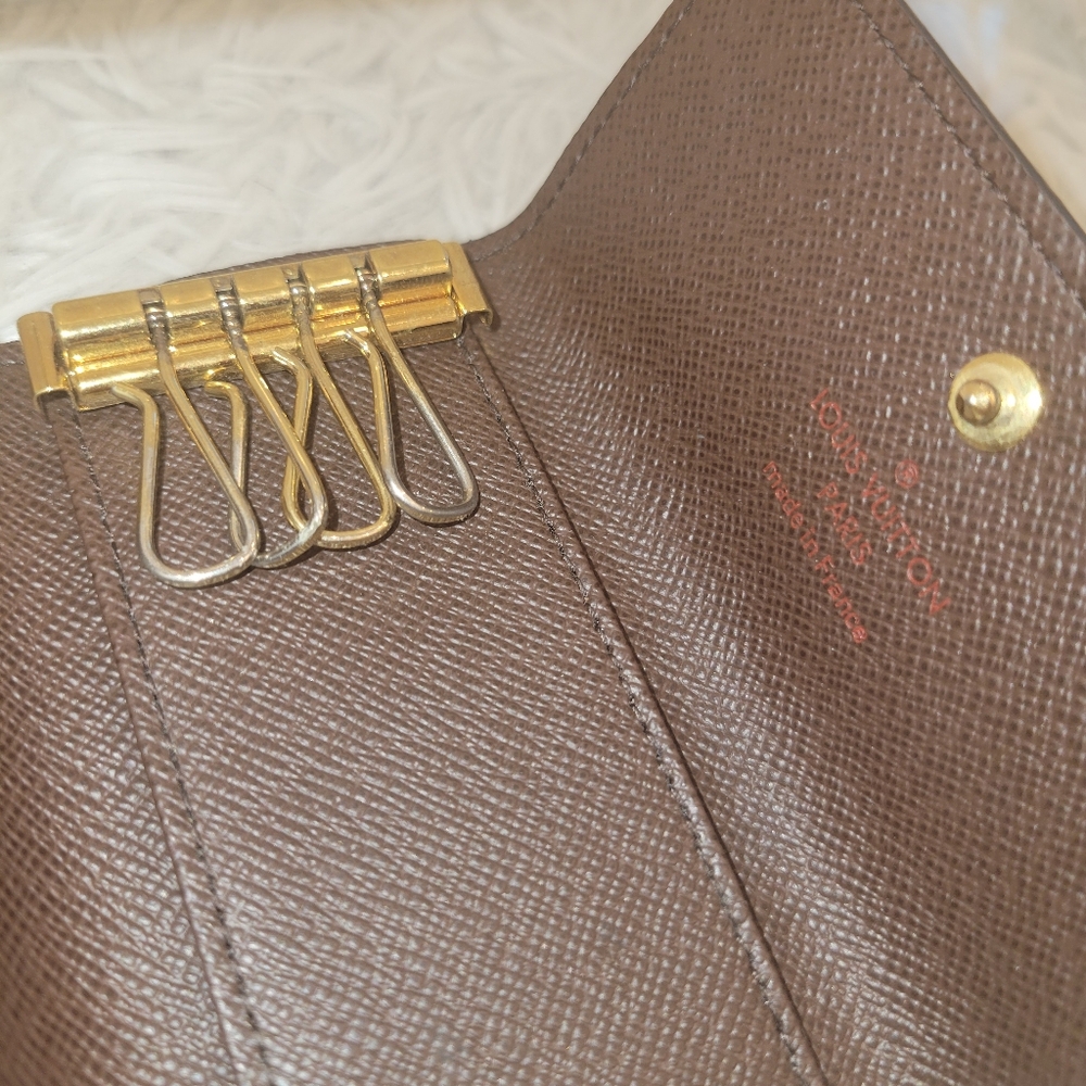 LV Key Holder - Picture 8 of 9